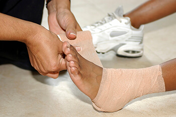 ankle sprains treatment in Pasadena, Baytown, League City, Pearland, Houston, TX